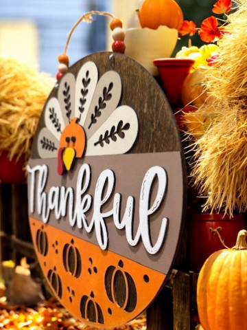 Thankful Wooden Turkey Sign – Rustic Fall Door Hanger – Farmhouse Thanksgiving Décor