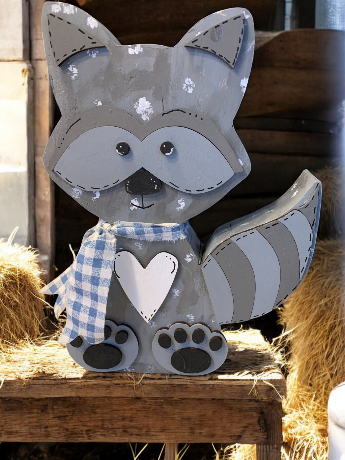 Raccoon Farm Style Shelf Sitter