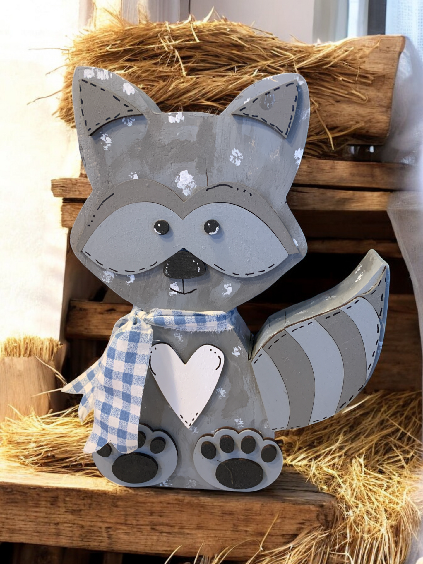 Raccoon Farm Style Shelf Sitter