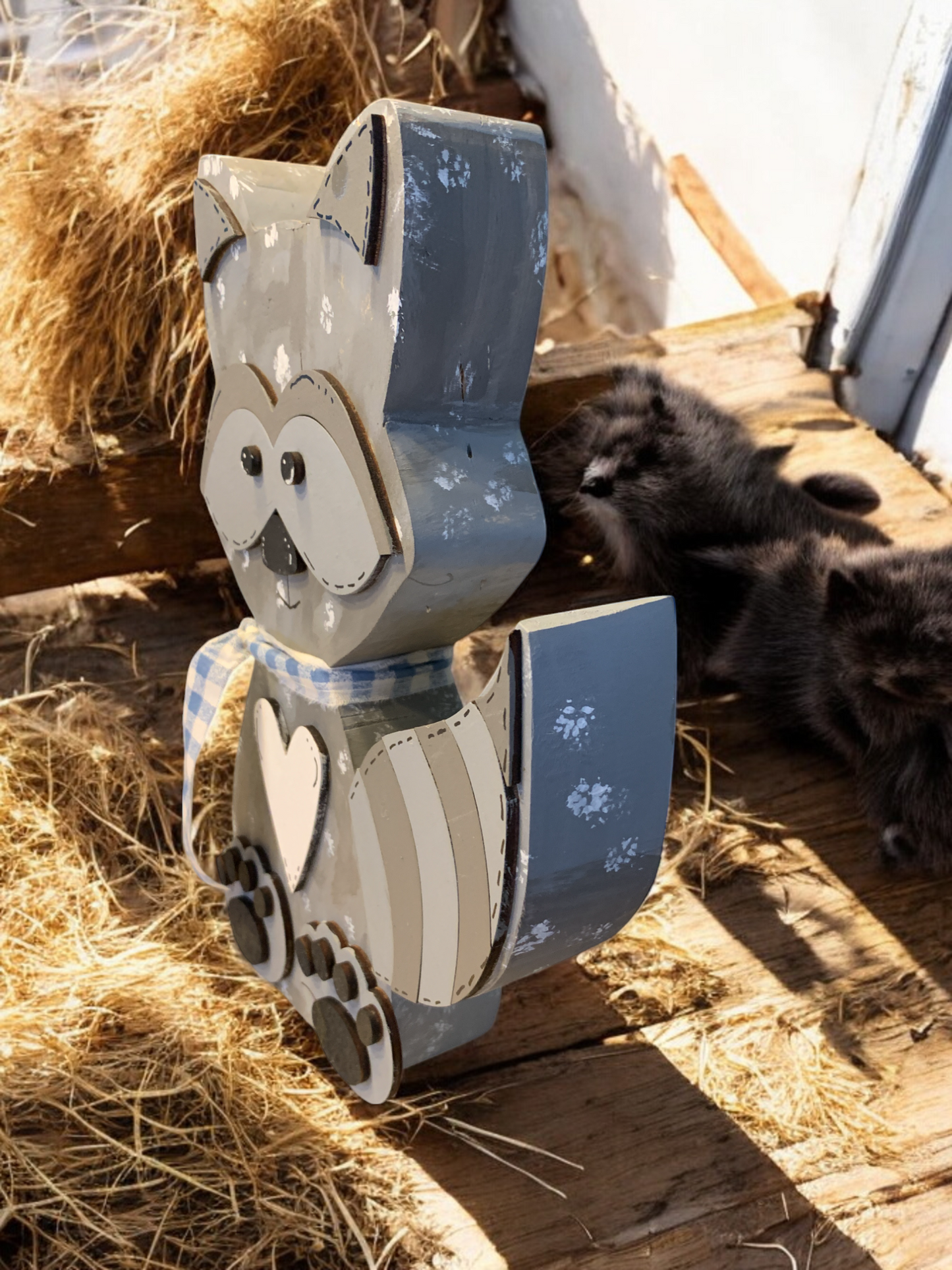 Raccoon Farm Style Shelf Sitter