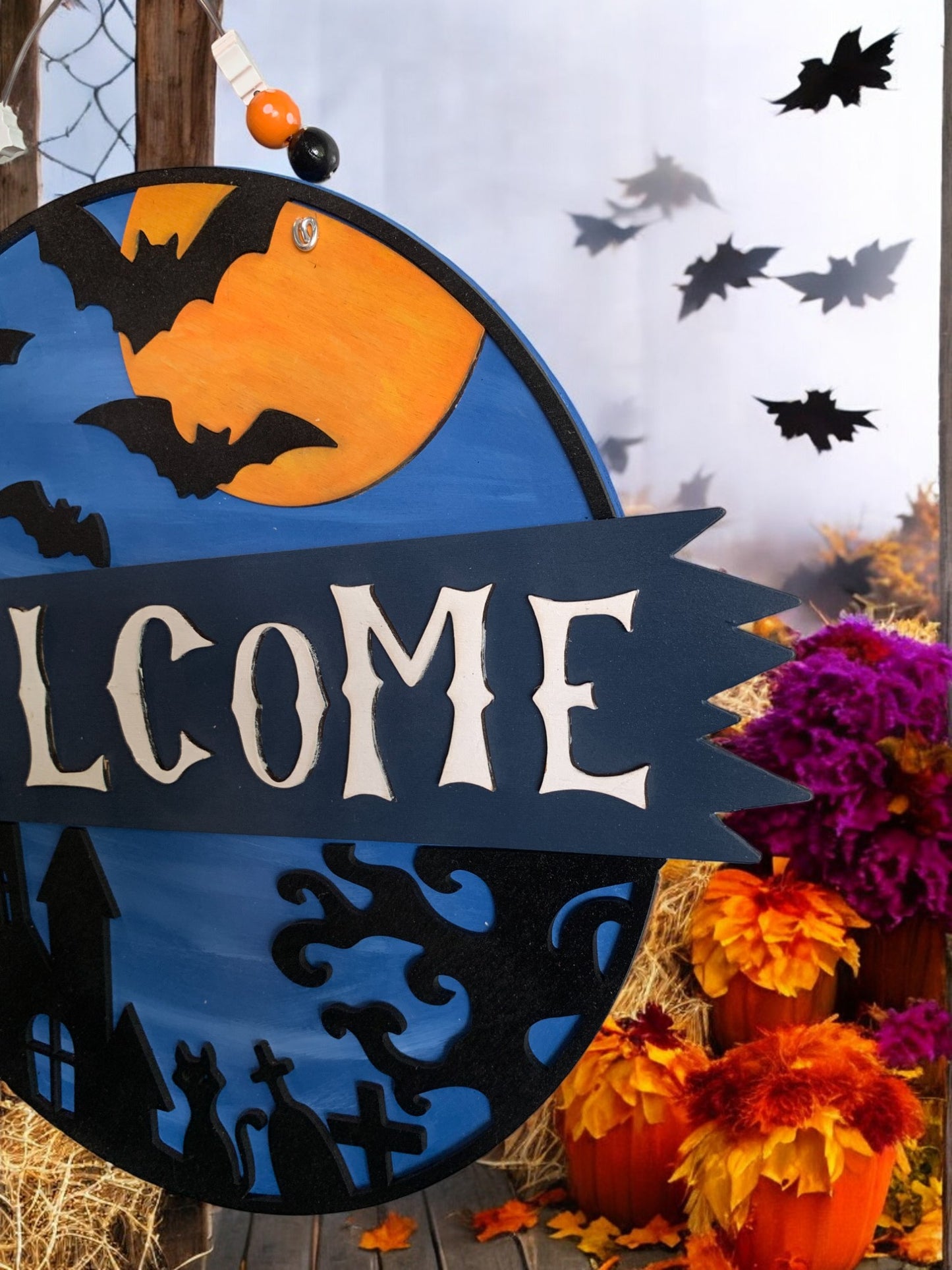 Halloween Welcome Door Sign – Round Wooden Haunted House Wall Decor – Spooky Fall Porch Decoration