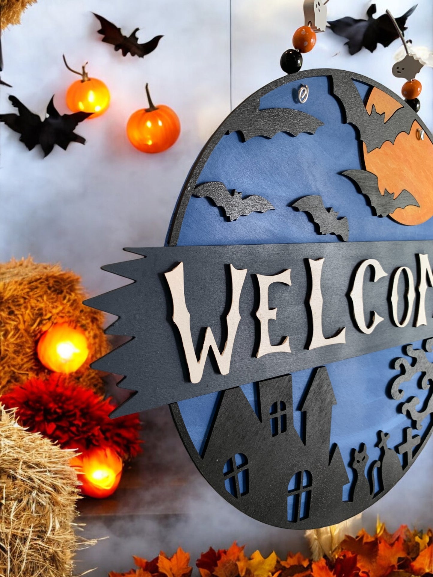 Halloween Welcome Door Sign – Round Wooden Haunted House Wall Decor – Spooky Fall Porch Decoration