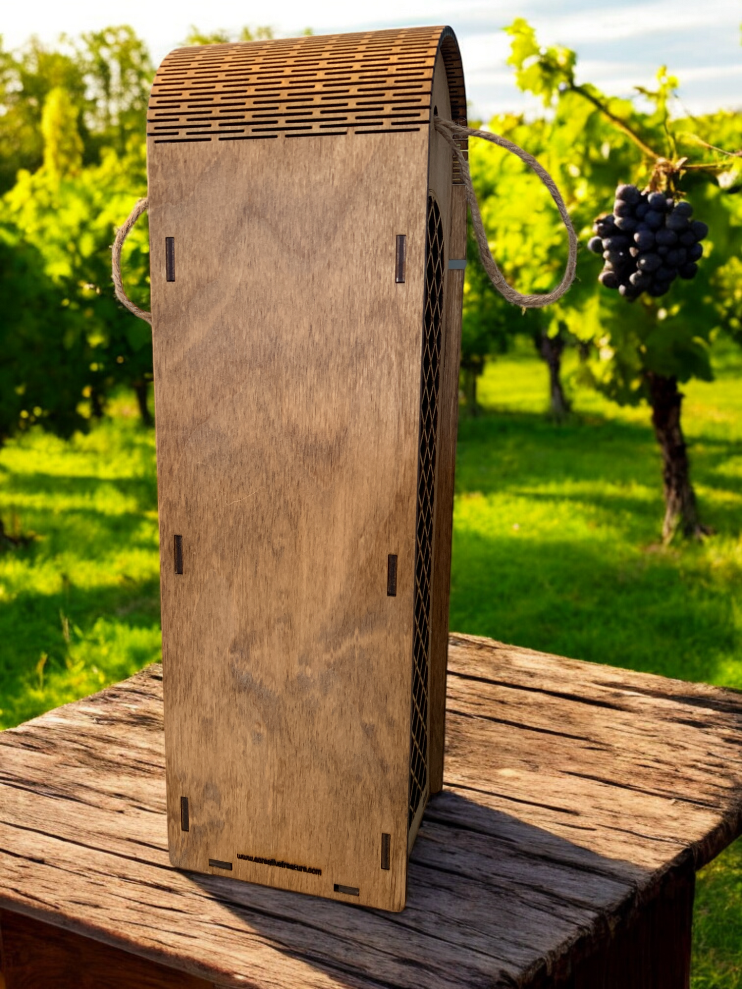 Vintage vineyard Wine Box