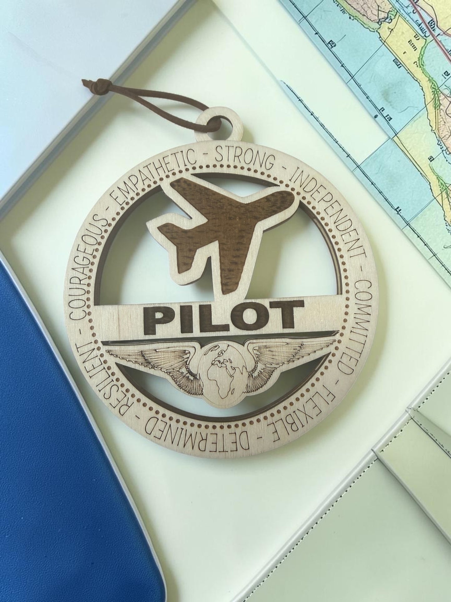 Wooden pilot gift card holder for aviators: round medallion ornament in natural or stained wood