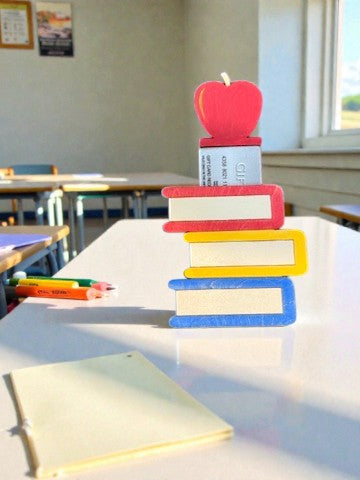 Apple Books Gift Card Holder – Teacher Gift Card Holder – Teacher Appreciation Gift – End of Year Teacher Gift