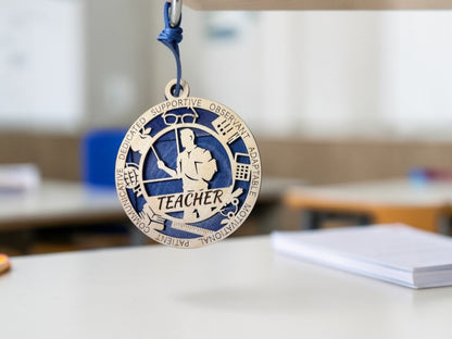 Teacher Gift Card Holder – Personalized Teacher Appreciation Gift – End of Year Teacher Gift – Wooden Medallion Holder