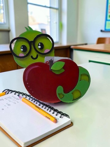 Apple & Worm Teacher Gift Card Holder – Cute Teacher Gift – End of Year Teacher Gift Idea – Back to School Gift
