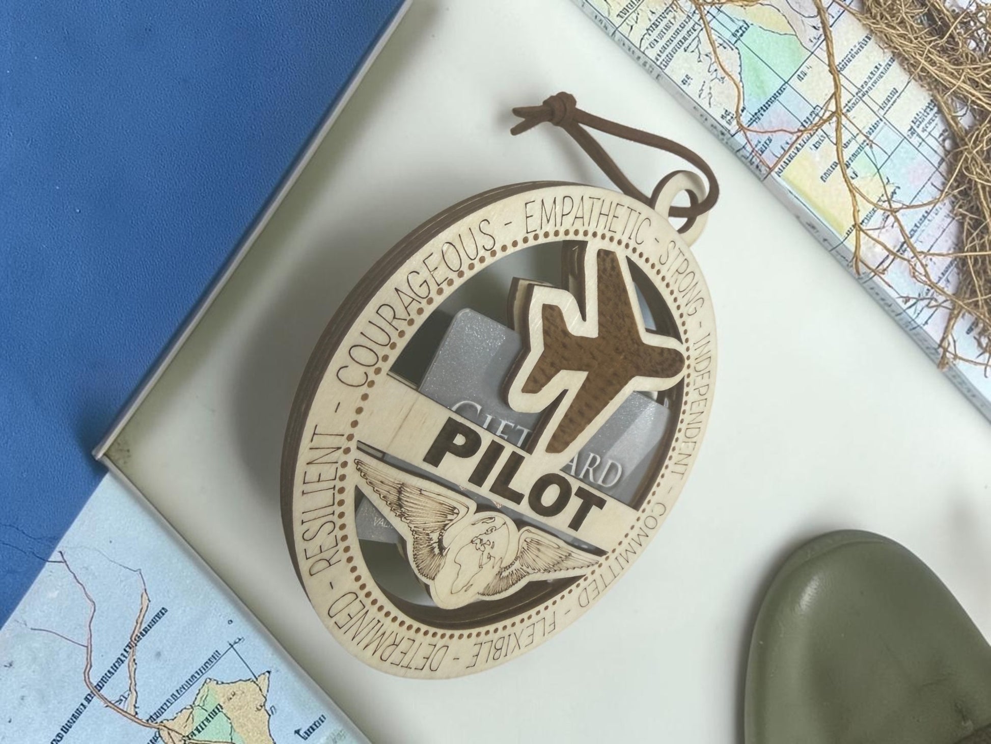 Wooden pilot gift card holder for aviators: round medallion ornament in natural or stained wood