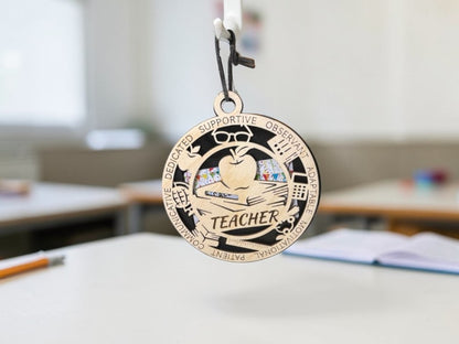 Teacher Gift Card Holder – Personalized Teacher Appreciation Gift – End of Year Teacher Gift – Wooden Medallion Holder