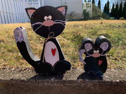 Cat & Mouse Farm Style Shelf Sitter