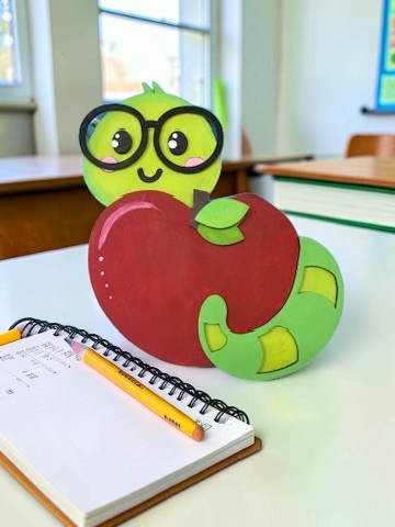 Apple & Worm Teacher Gift Card Holder – Cute Teacher Gift – End of Year Teacher Gift Idea – Back to School Gift