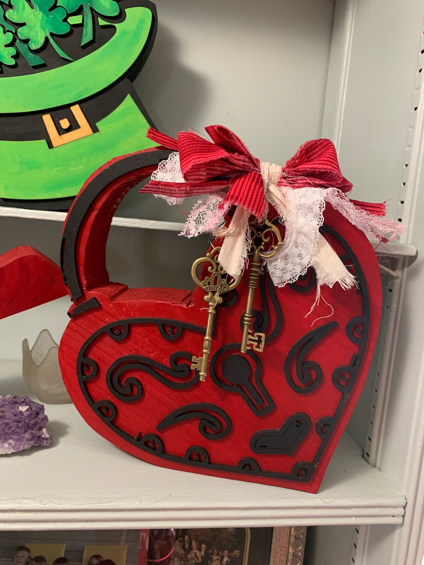 Heart and Key Farm Style Shelf Sitter