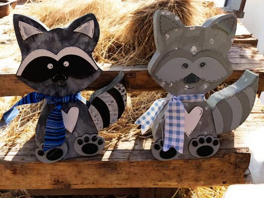 Raccoon Farm Style Shelf Sitter