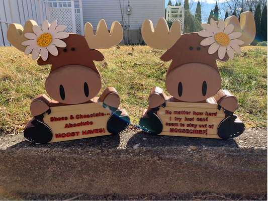 Marquee Moose Farm Style Shelf Sitter